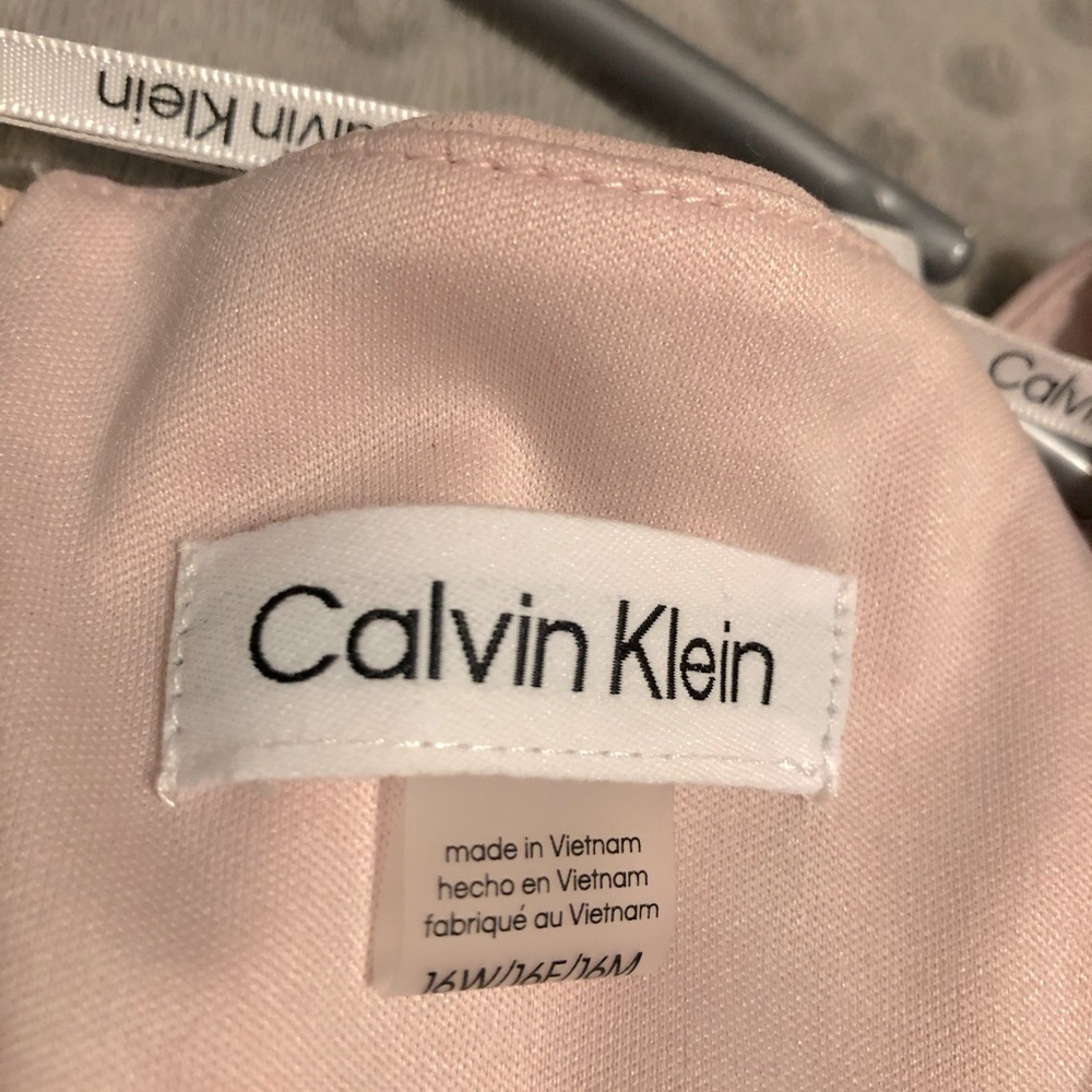 NWT Calvin Klein bell sleeve, back zip tailored, knee length dress